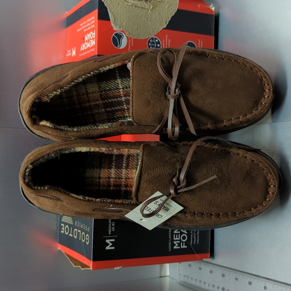 BNIB GoldToe Men’s HOUSE SHOES/SLIPPER Size 8-9 (M) Brown